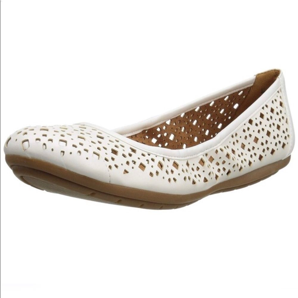 Naturalizer N5 Comfort Undone White Ballet Flats